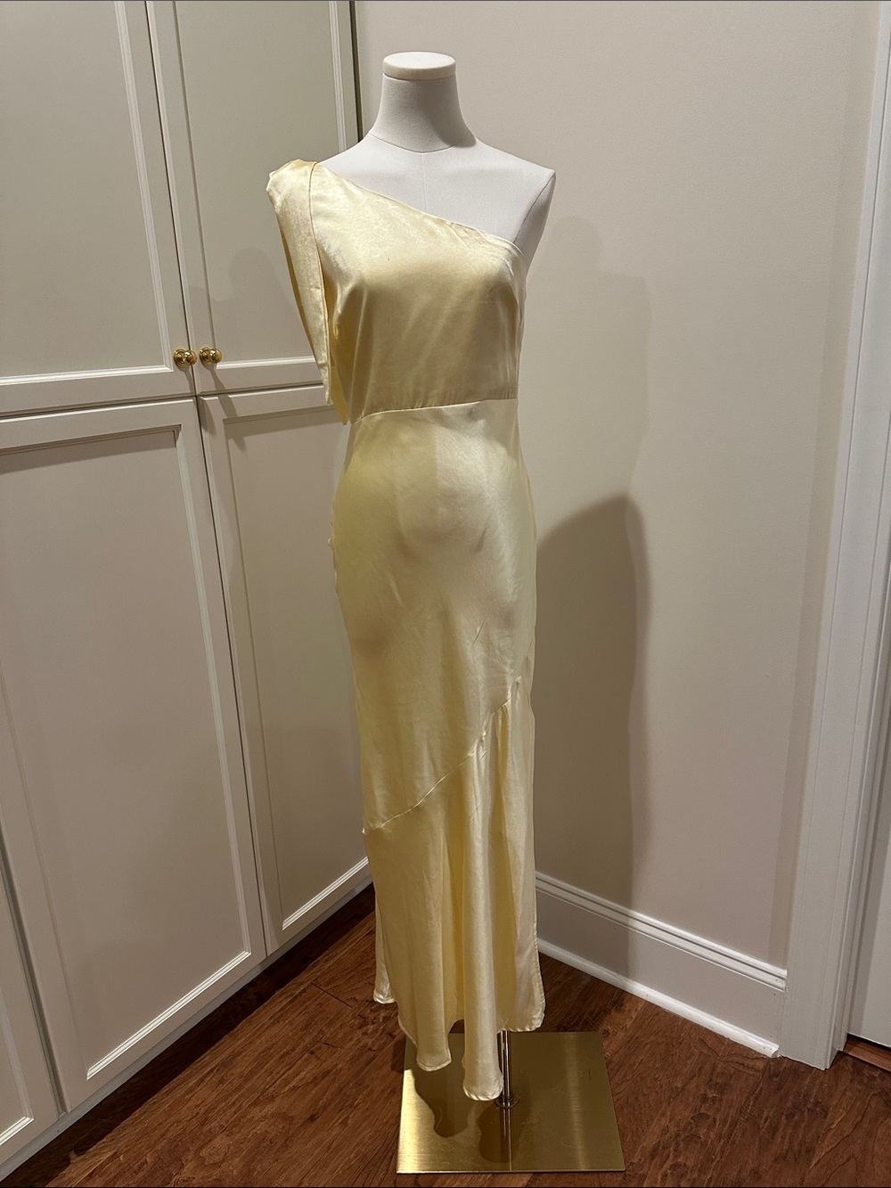 Selfie Leslie One-Shoulder Satin Gown in Pale Butter Yellow